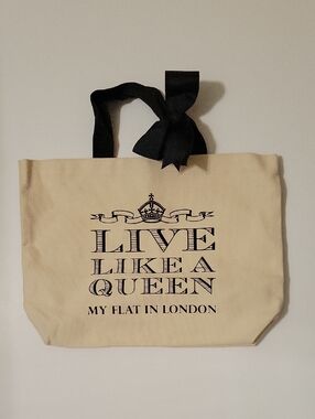 NWOT Canvas Tote Bag - Live Like a Queen (Cream/Black)